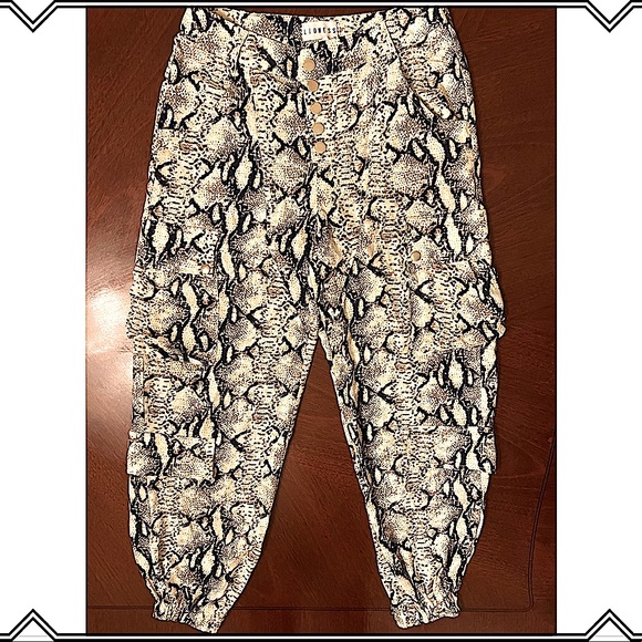 LIONESS - “Cypress” Cargo Pants (NWT) - Picture 4 of 10